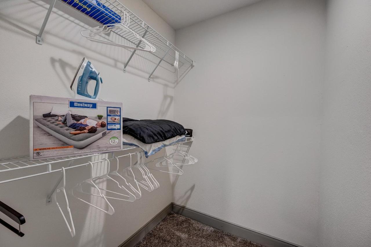 Luxury Midtown King One Bedroom Apartment