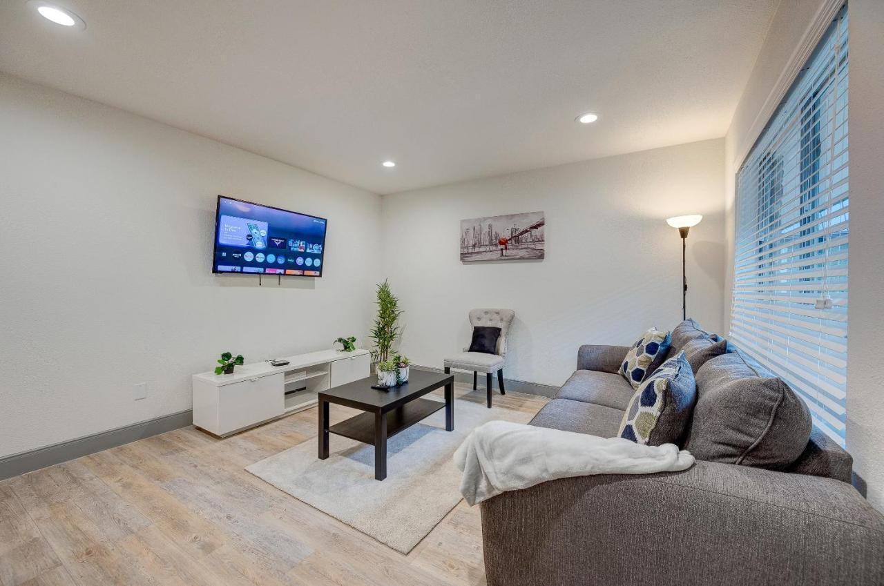 Luxury Midtown King One Bedroom Houston